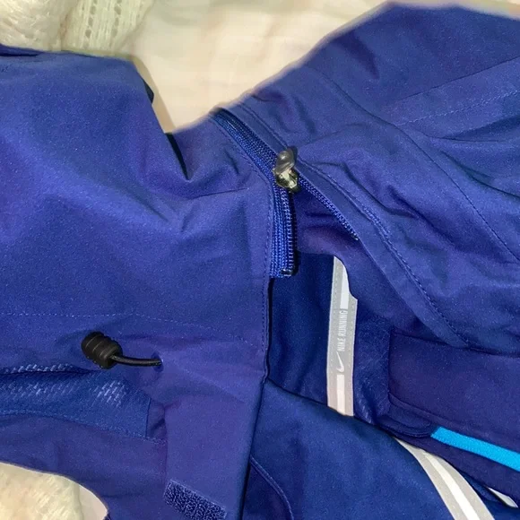 Blue Nike running sweatshirt - Picture 6 of 7